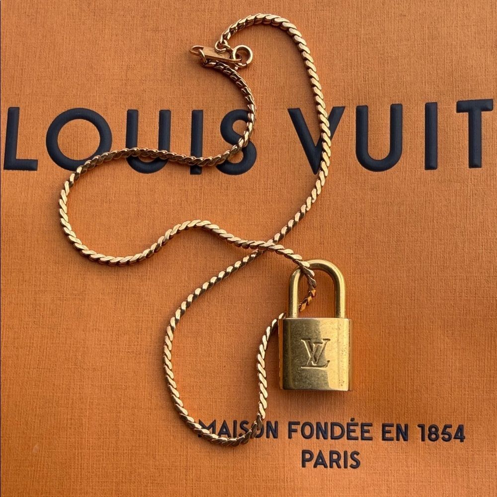 Vintage Louis Vuitton y2k Gold tone lock with vintage gold tone necklace